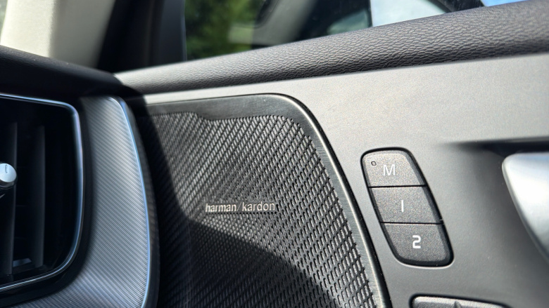 Volvo Xc60 2.0 B4P Plus Dark 5dr Geartronic Petrol Estate